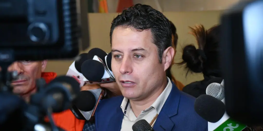 NOTICIA: Edman Lara Responde A Comentario En Vivo De Presentadora De Unitel Tras Debate Presidencial Edman Lara Responde A Comentario En Vivo De Presentadora De Unitel Tras Debate Presidencial