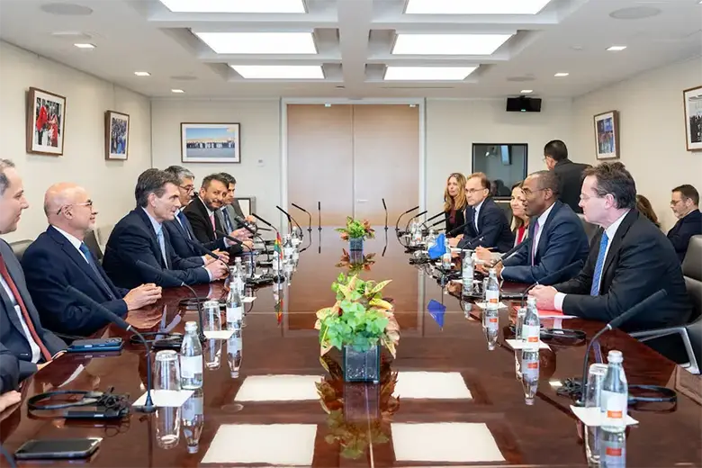 NOTICIA: FMI ofrece apoyo a Bolivia para impulsar reformas económicas en reunión con Rodrigo Paz en Washington FMI ofrece apoyo a Bolivia para impulsar reformas económicas en reunión con Rodrigo Paz en Washington