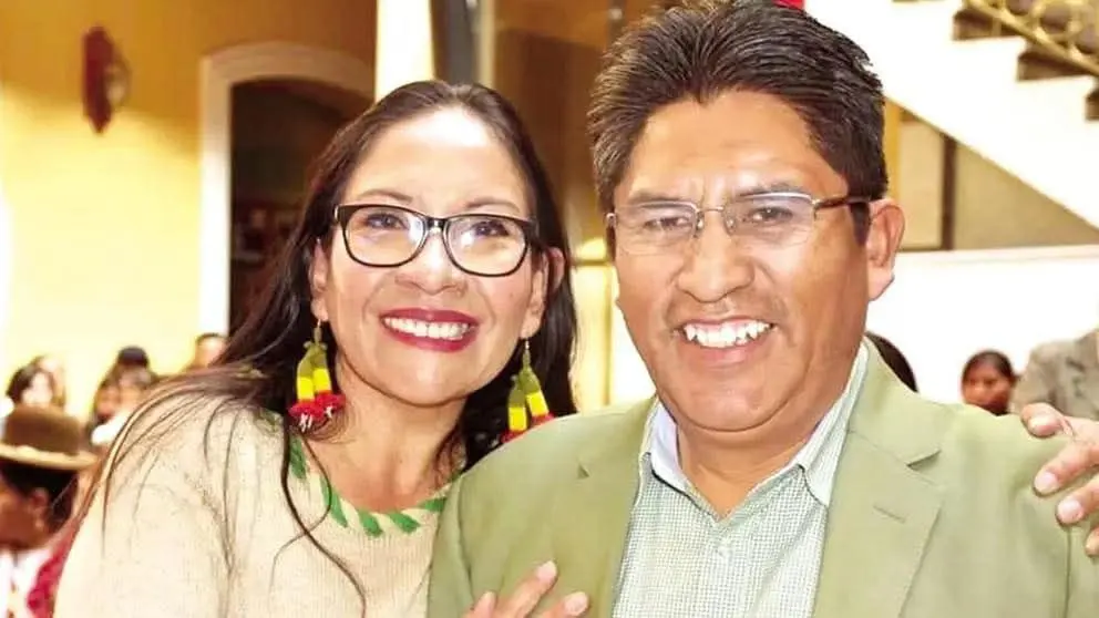 NOTICIA: Abogado asegura que Félix Patzi fue notificado y acusa a Andrónico Rodríguez de inscribirse “haciendo el ridículo” Abogado asegura que Félix Patzi fue notificado y acusa a Andrónico Rodríguez de inscribirse “haciendo el ridículo”