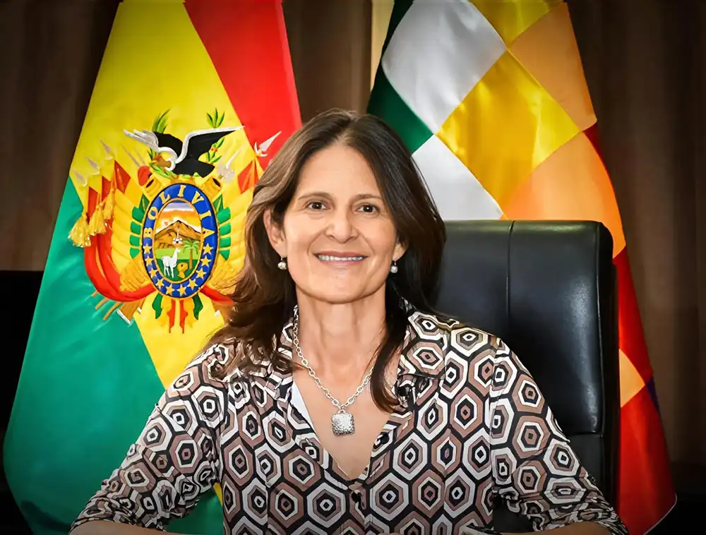 NOTICIA: Ministerio de Educación anula 45 contratos irregulares Ministerio de Educación anula 45 contratos irregulares