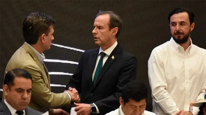 NOTICIA: PDC y Libre enfrentan acusaciones mutuas de guerra sucia en medio de la campaña electoral PDC y Libre enfrentan acusaciones mutuas de guerra sucia en medio de la campaña electoral