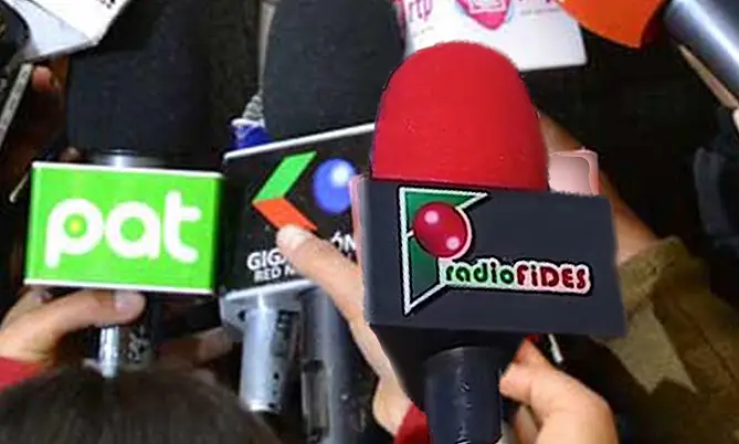NOTICIA: Periodistas de Fides fueron agredidos durante protestas en La Paz Periodistas de Fides fueron agredidos durante protestas en La Paz