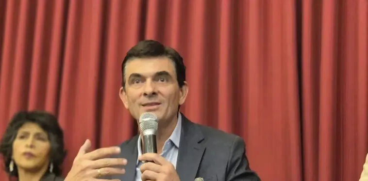 NOTICIA: Paz se reunirá con emprendedores y productores de El Alto para impulsar formalización y acceso a mercados Paz se reunirá con emprendedores y productores de El Alto para impulsar formalización y acceso a mercados