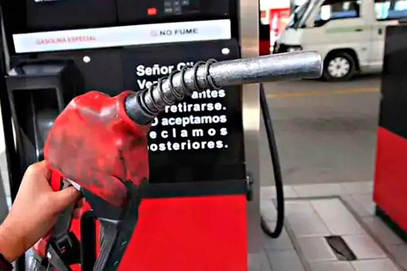 NOTICIA: Surtidores exigen reglamentar la ley de importación de combustibles Surtidores exigen reglamentar la ley de importación de combustibles