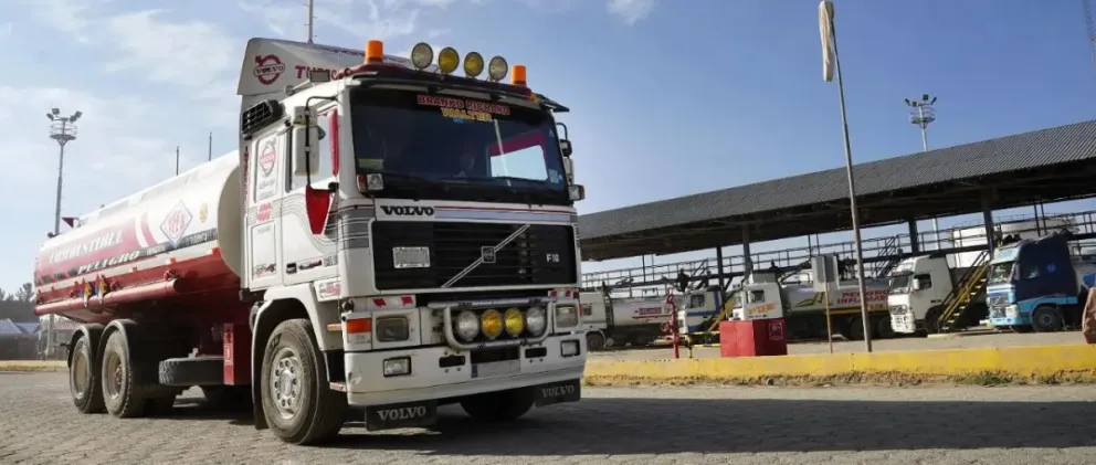 NOTICIA: YPFB Adeuda Bs 500 Millones a Ingenios por Etanol YPFB Adeuda Bs 500 Millones a Ingenios por Etanol