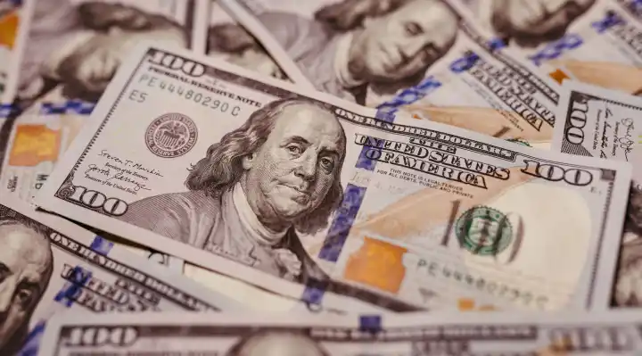 NOTICIA: Dólar oficial en Bolivia alcanza a los Bs 12,45 y marca nuevo récord Dólar oficial en Bolivia alcanza a los Bs 12,45 y marca nuevo récord